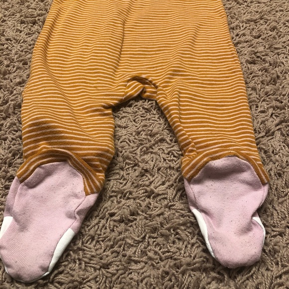 Gently used Carter’s sleepers (lot 2) - Picture 7 of 8